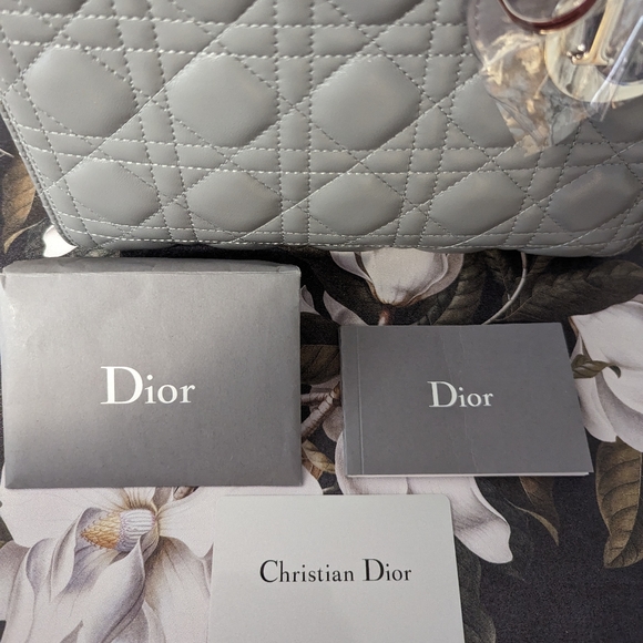 Christian Dior Medium Lady Dior - Picture 4 of 17